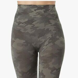 Spanx Seamless Cropped Camo Leggings